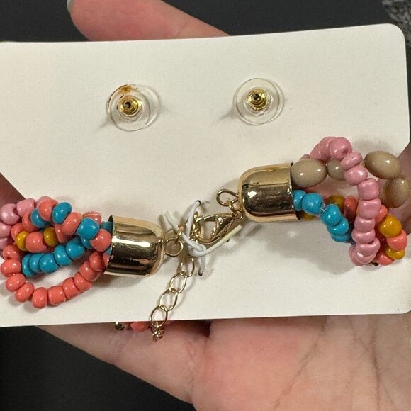 Indigo Authority Chunky Pastel Beaded Bracelet & Gold Stud Earrings NWT - Picture 6 of 7